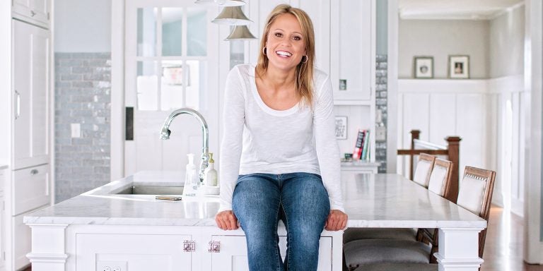 Born into a builder family, Marnie Oursler ’01 traded her softball cleats for a hard hat and now builds spectacular beach homes on the DIY Network.