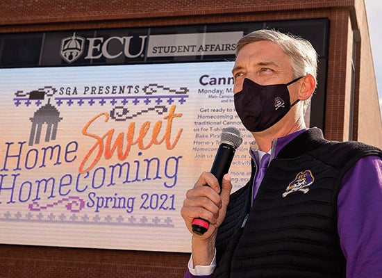 Chancellor speaks at Homecoming